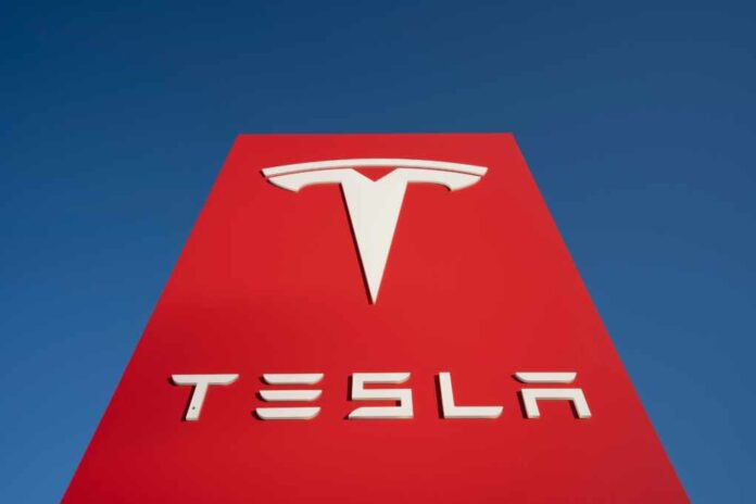 Gov. Abbott Welcomes Elon Musk’s Texas Tesla Move | American Watchdog